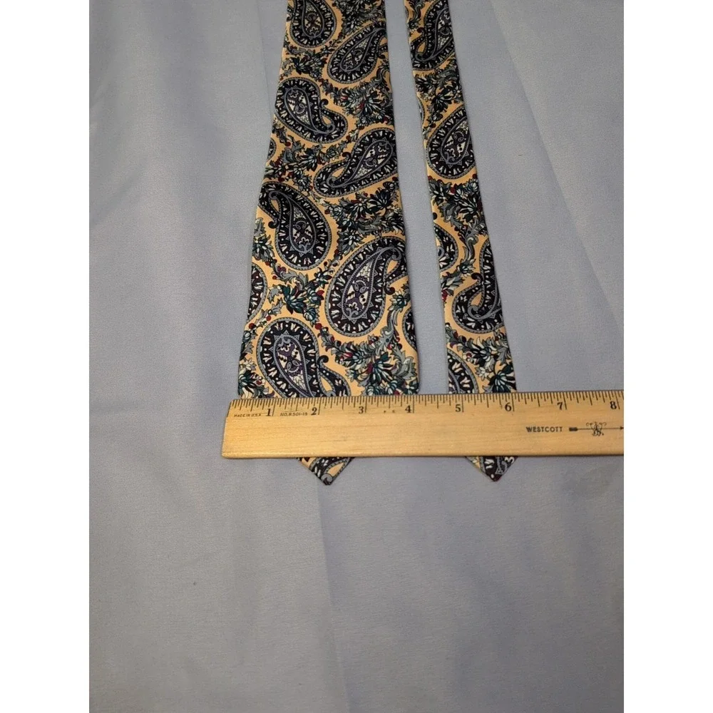 Stafford USA Made 100% Silk Tie Gold Paisley Floral Vintage Classic Mens Necktie